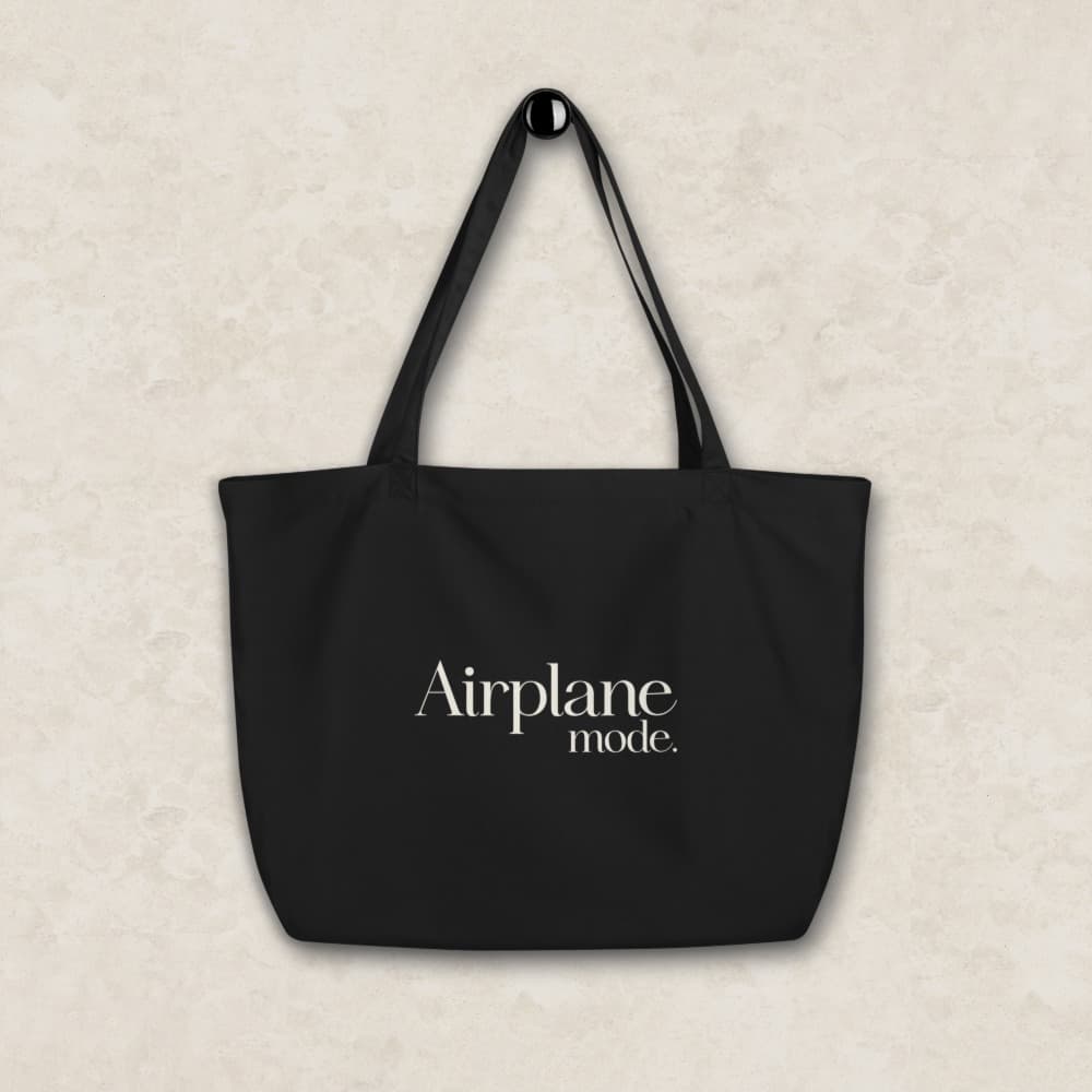 Totebag LG mockup AirplaneMode hanging